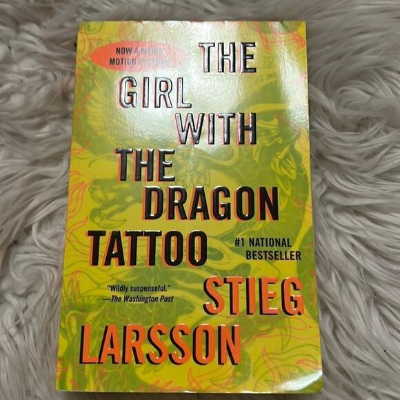 THE GIRL‎ WITH THE DRAGON TATTOO BY STIEG LARSSON - Picture 1 of 5